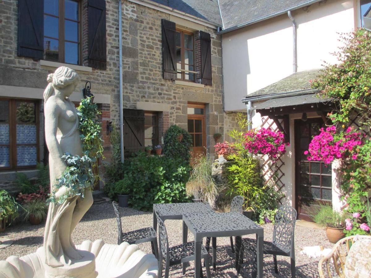 Le Figuier La Foret-Auvray Exterior foto